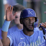 Castillo falters, M's blow 9-run lead; KC's 11-run 6th wins