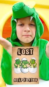 Diana and Roma play school. Roma has a new beautiful notebook. Diana also  wants beautiful school supplies and thinks about how she herself can earn  money for a new notebook. Thanks for