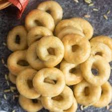 Great With Coffee Or Tea These Italian Crackers Taralli From South Italy Are Perfect For Snack Or Even For A Light Recipes Light Breakfast Italian Recipes
