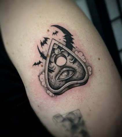 Ouija planchette, a pre-made design I did for Jenn the other day! Thank you for grabbing this design, be sure to follow my available designs channel for more designs! Hope everyone is