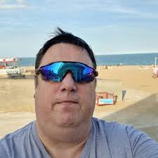 👤 Emma sent you a photo... (like to open)