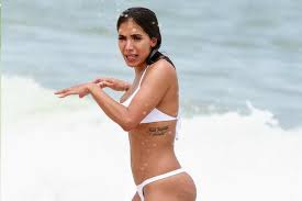Maybe you would like to learn more about one of these? Anitta Cumpre Promessa E Volta A Praia Sai Gostosa O Fuxico