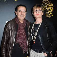 Un récit poignant et émouvant, mais toujours empreint d'un amour pour la vie et pour les autres. Thierry Beccaro Qui Est Sa Femme Emmanuelle Lannes Femme Actuelle Le Mag