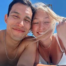 Lillian Sharpe's Instagram, Twitter & Facebook