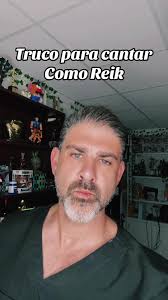 Andar se hum toot gaye hain bahar se