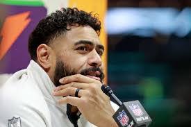 Emanuel Vallejo's Instagram, Twitter & Facebook