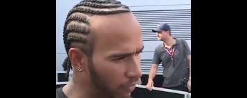 Vidéo : Lewis Hamilton sous le choc en découvrant le crash mortel  d'Anthoine Hubert durant une interview en direct le 31 août 2019.