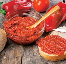 Zacusca este o lucrare laborioasa, consumatoare de timp si energie. Si Tu PoÅ£i Face O DelicioasÄ ZacuscÄ De Vinete ReÅ£eta De 100 De Ani Care Nu DÄ Gres Exquis
