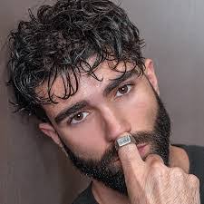 Fernando Beard's Instagram, Twitter & Facebook