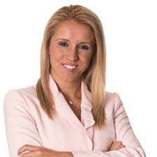 Kelly Hunsaker's Instagram, Twitter & Facebook