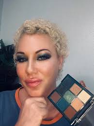 This blue lagoon pallette is 🔥 🔥 🔥