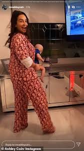 Cain and his girlfriend safiyya vorajee had been sharing regular updates on her condition. Eotb S Ashley Cain S Girlfriend Dances With Baby Azaylia Through The Window Amed Post