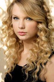 Taylor explained a bit about what the word fearless means to her in the album booklet: Country Sangerin Taylor Swift Uber Die Schulzeit Und Jugend Der Spiegel