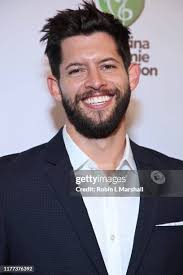 28 Photos & High Res Pictures