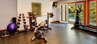 Quatsch, mit den richtigen tipps und tricks ist das krafttraining zuhause ebenso möglich. Die 5 Besten Fitnessgerate Fur Zuhause 2021 Fitnessgorillas