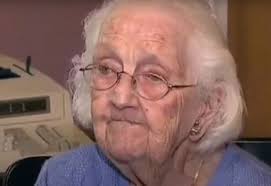 Tiene 100 años y trabaja seis días a la semana ¿Cuál es el secreto de la  longevidad de Marian Todd?