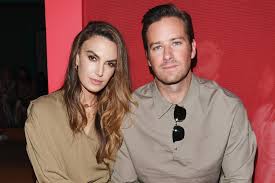 The latest tweets from armie hammer (@armiehammer). Armi Hammer Razvoditsya S Zhenoj Posle 10 Let Braka Super Ru