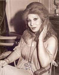 فايزة أحمد صاحبة الصوت العذب . لم تأخذ حقها من التكريم وتناسوها نتذكرها  بصورة لها - الله يرحمه