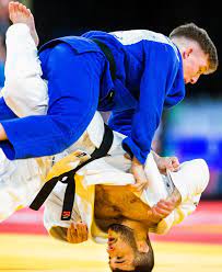 Mis geen sport en check nu hier de gratis tokio 2020 livestream, met meer dan 10 werkende kanalen. Judoka Tornike Tsjakadoea Knows How To Combine The Best Of The Netherlands And Georgia On A Tatami