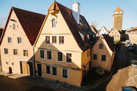 Herzlich willkommen im deutschen haus! Traditionelles Deutsches Haus In Rothenburg Ob Der Tauber In Deutschland Europaische Stadt Architektur Lizenzfreie Fotos Bilder Und Stock Fotografie Image 84647597