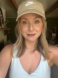 Avery Weathers's Instagram, Twitter & Facebook