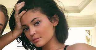 Kylie Jenner Klarifikasi Rumor Hubungannya dengan Travis Scott : Okezone  Celebrity