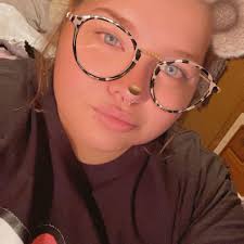 Nikki Howe in people