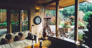 Rustic decor exudes both heart and style. Log Cabin Interior Design Cabin Decor Ideas