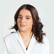 Evangelina Evans's Instagram, Twitter & Facebook