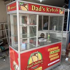 Kebab turki biasanya menggunakan olahan daging giling cincang yang dibungkus menggunakan tortilla. Gerobak Kebab Shopee Indonesia