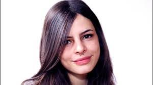 Mavis Everett's Instagram, Twitter & Facebook