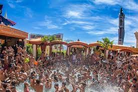 Join the fun at omnia las vegas nightclub on the 20th and wet republic pool party on the 21st. 12 Best Las Vegas Pool Parties All You Need To Know
