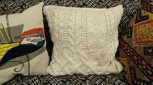 毛糸で作るインテリア １枚四角く編むだけで出来る 模様編みのクッションカバー knitlabo blog クッションカバー クッション カバー