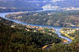 Mit der gebietsreform im september 2013 wurden mehrere gemeinden zu neuen gemeinden zusammengefasst, sodass sich die zahl der gemeinden von zuvor neun auf sechs. Castelo De Paiva Aveiro