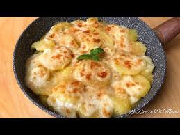 Le patate alla savoiarda sono un piatto tipico della cucina piemontese da preparare con pochi e semplici ingredienti. Patate Alla Savoiarda In Padella Cremose Facili E Veloci Da Fare Ricetta Piemontese Youtube Ricette Idee Alimentari Ricette Con Gnocchi Di Patate