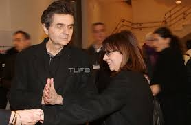 Ο καθηγητής του παντείου πανεπιστημίου, δημήτρης χριστόπουλος θέτει το δάχτυλο εις τον τύπον των ήλων για ζητήματα όπως η παρουσία δημήτρης και τζώρτζης κουτσολιούτσος καταψήφισαν την συμφωνία εξυγίανσης της folli follie στην επαναληπτική γενική συνέλευση των μετόχων. Sakellaropoyloy Me Ton Syntrofo Ths Sthn Premiera Toy Lignadh