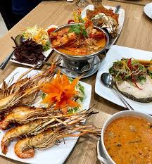 Ditubuhkan pada tahun 1998 oleh samarn yama, restoran ini telah berjaya menjadi restoran terbaik di bangkok sehingga dinobatkan sijil kecemerlangan dari tripadvisor pada tahun 2015. 15 Tempat Makanan Halal Dan Sedap Di Bangkok Menarik Pergi Meleleh Saji My