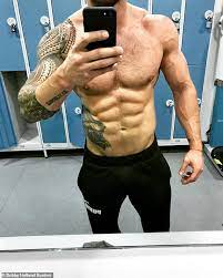 Love and thunder, extraction, avengers: Want To Get A Body Like Thor Chris Hemsworth S Stuntman Bobby Holland Hanton Reveals His Tips Daily Mail Online