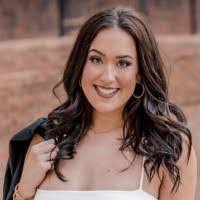 Hailey Schilling's Instagram, Twitter & Facebook