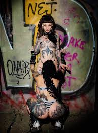 Taste of Taboo on X: Elli & Freaky Fjonda Flashing in the Park 🎯🌶🐰 more  in the magazine, link is in my profile t.coOl4Eesg8YK  X