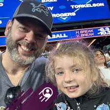 The time when Henry Cavill tagged all DC and Marvel actors for national  superhero day and the only person replied to him was Jason Momoa