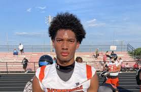 Niles Davis, Chaminade