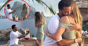 Şeyma subaşı'nın i̇talyan sevgilisi guido senia ile katıldığı bir davette çekilen fotoğrafı olay oldu. Seyma Subasi Hamile Iddialarindan Sonra Evlilik Teklifi Aldi