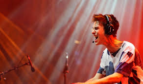 Jacob collier was born in 1990s. Jacob Collier Bio Net Worth Age Dating Family Album Award Salary Height Ethnicity Hometown