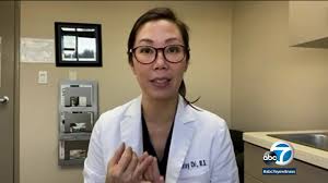 Moderna covid vaccine trial volunteer receives injection that could be the vaccine. Moderna Covid 19 Vaccine Causes Painful Side Effects In Patients Who Have Facial Fillers Abc7 Youtube