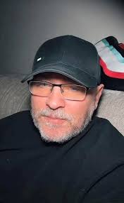 Sweetheart if you're here I need you to listen to me carefully i know  you've been avoiding me because you think I'm still married with Helen I'm  right here to tell you