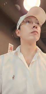 몸매가... 훌륭하세요. 경력을 보니... 아하!