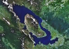 Pada zaman dahulu adalah seorang petani bernama toba yang menyendiri di sebuah lembah yang landai dan subur. Unsur Intrinsik Cerita Rakyat Danau Toba Berbagai Unsur