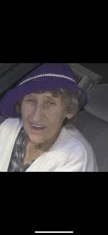 Can someone add deceased grandma to photo?