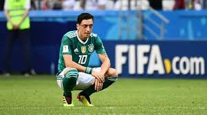 Mesut, dünya kupası'nda almanya adına her maçta forma giyse de alman basını tarafından sahada her şeyini vermediği gerekçesiyle turnuva boyunca eleştirildi. Mesut Ozil Bir Sanatci Savasci Degil